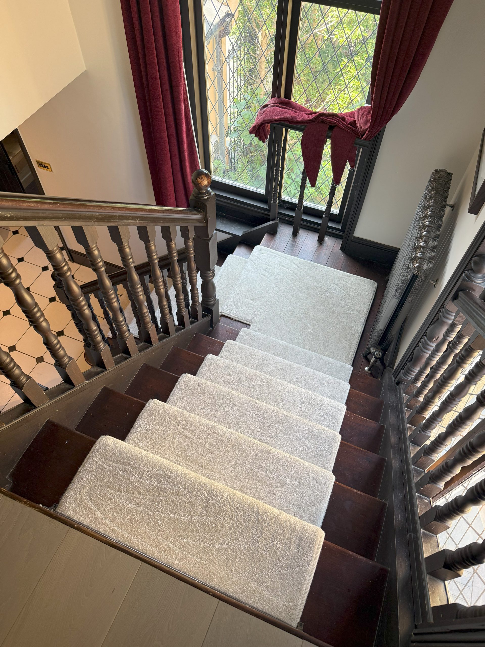 Stair runner binding and whipping